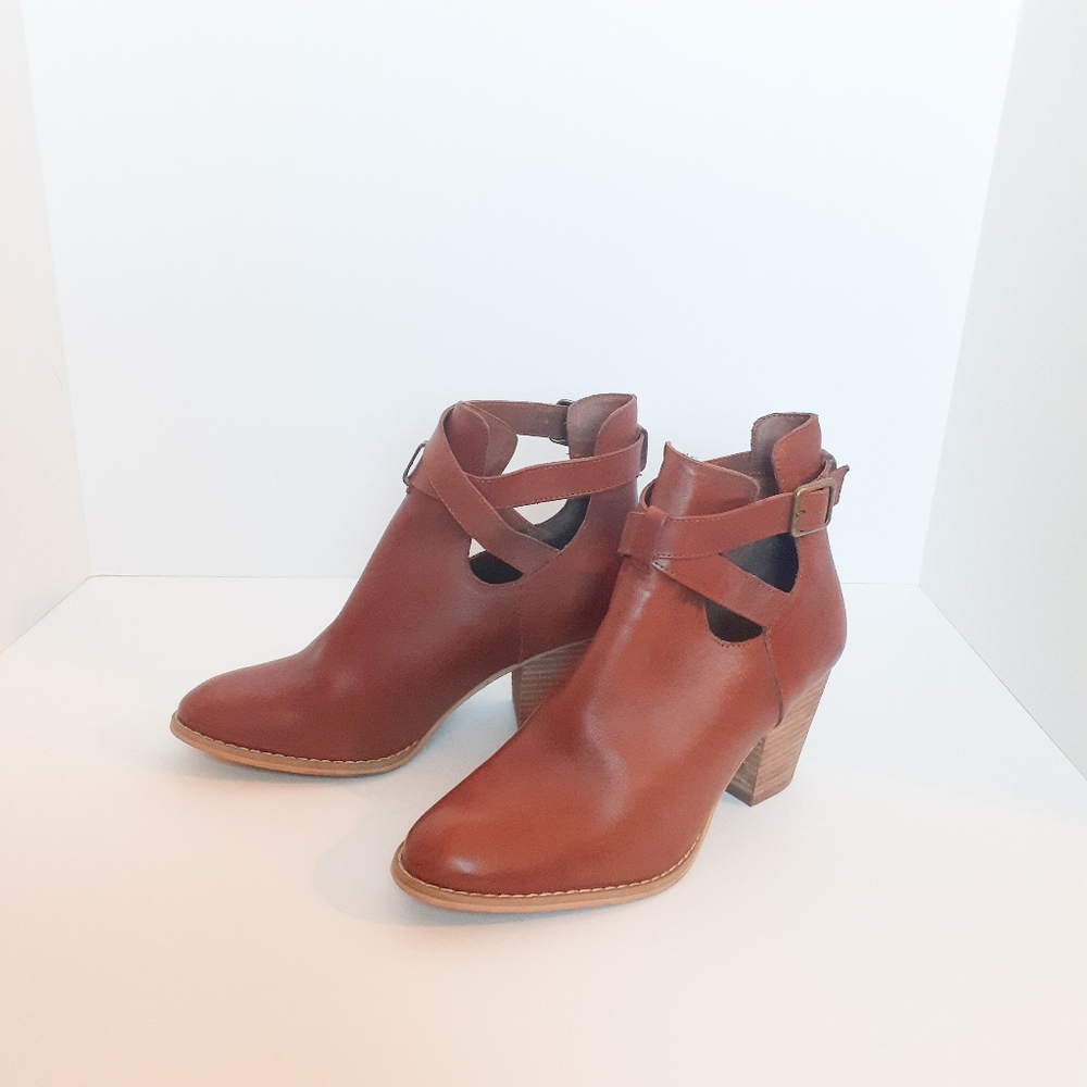 Reba KC Leather Brown Buckle Western Chunky Heel Booties Size 10